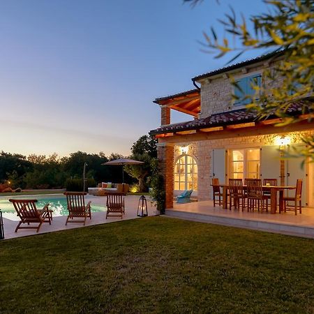 Villa Rajski Dvori Sveti Lovreč Pazenatički Esterno foto